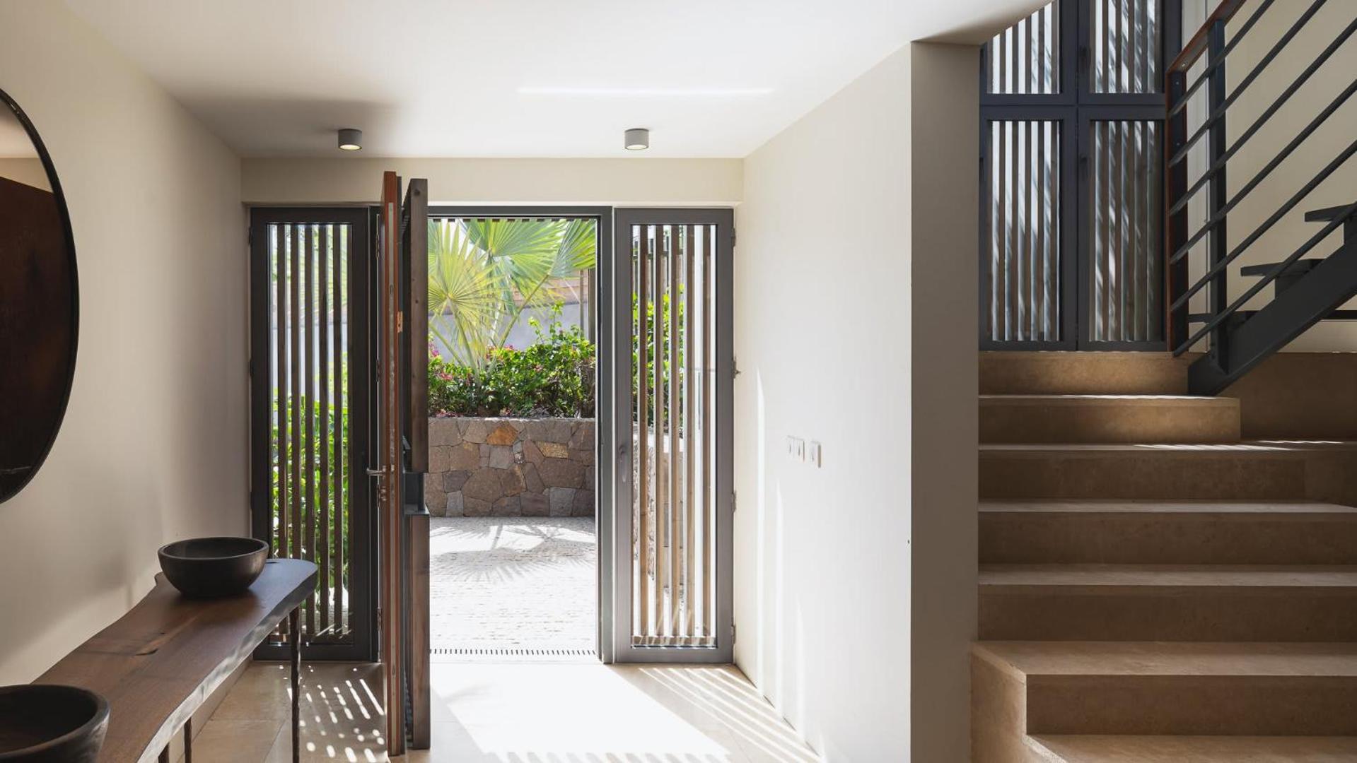 Lovely Villa with Tropical Environment