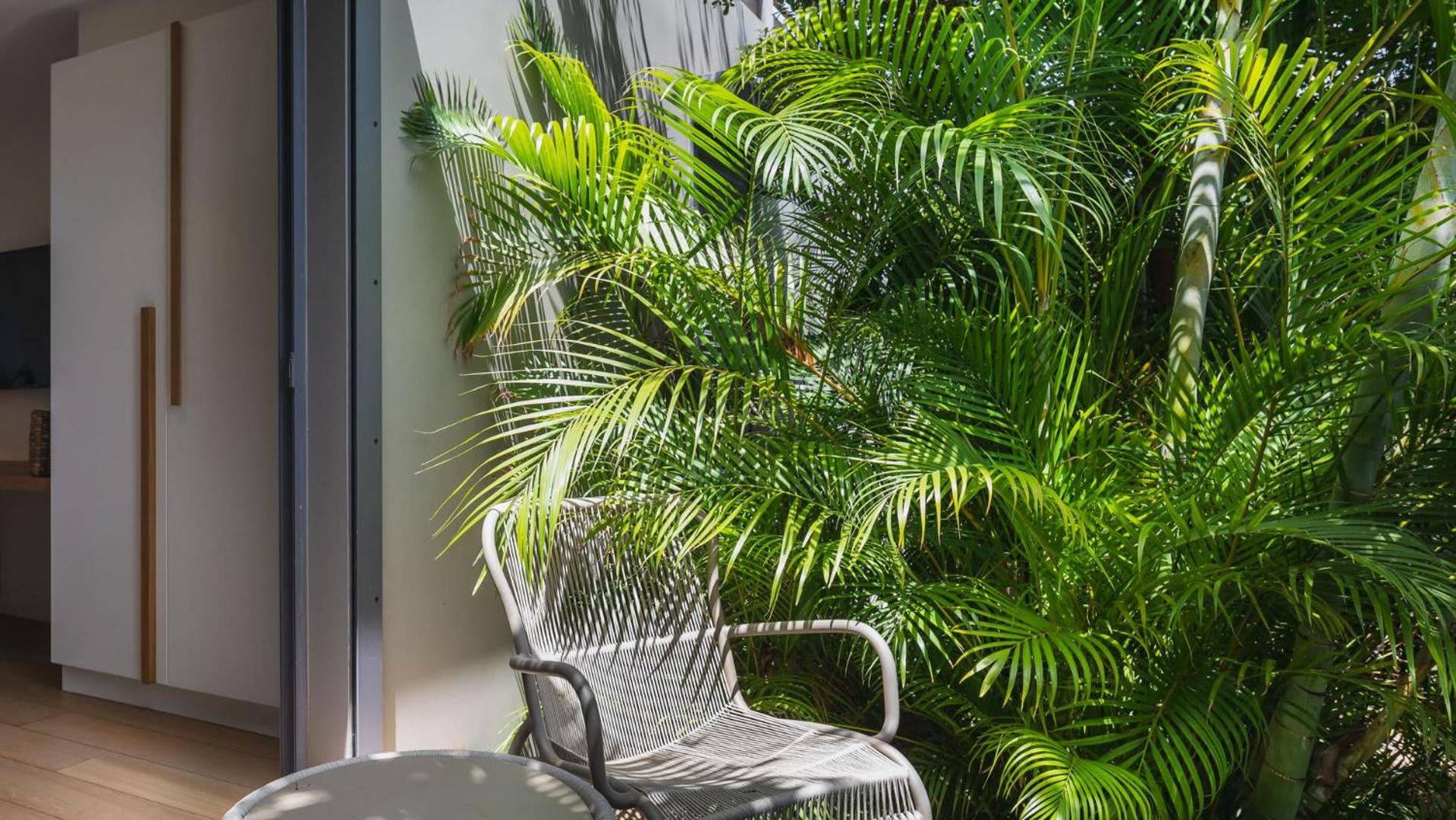 Lovely Villa with Tropical Environment