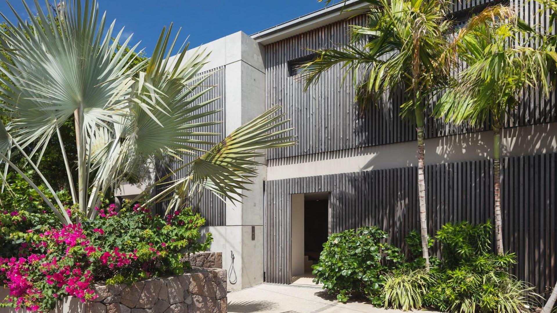 Lovely Villa with Tropical Environment