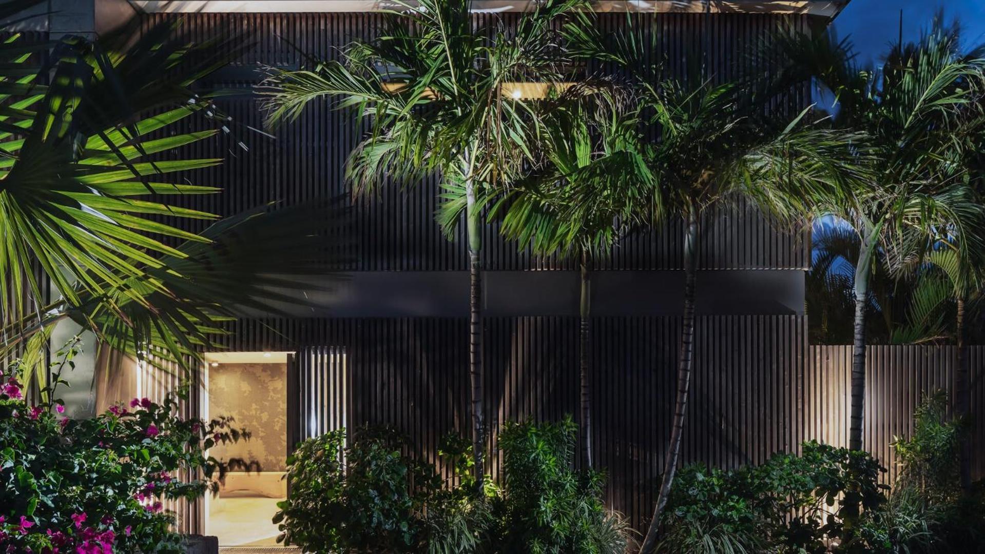Lovely Villa with Tropical Environment