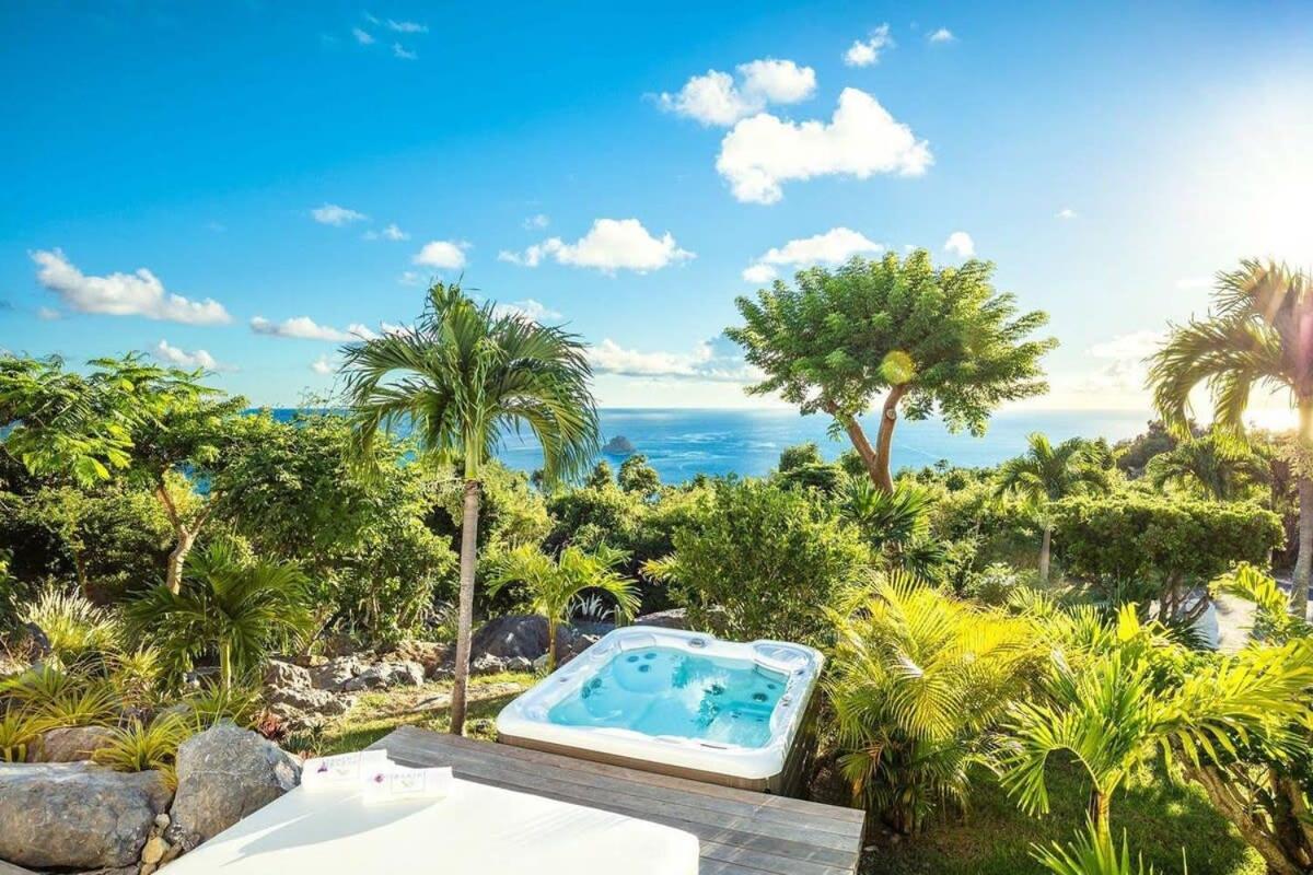 Gates of Paradise Villa in Colombier