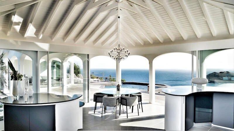 Gates of Paradise Villa in Colombier
