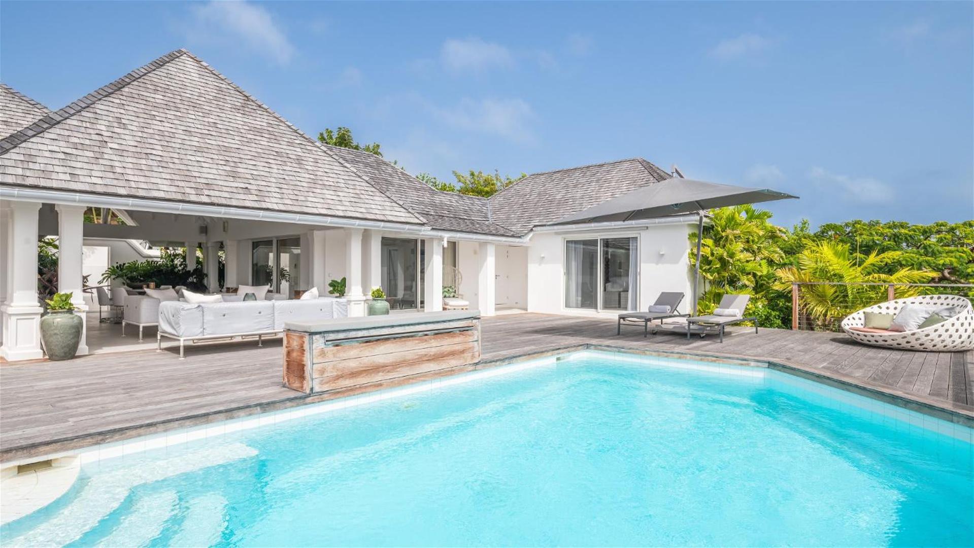 Peaceful villa with tropical surroundings