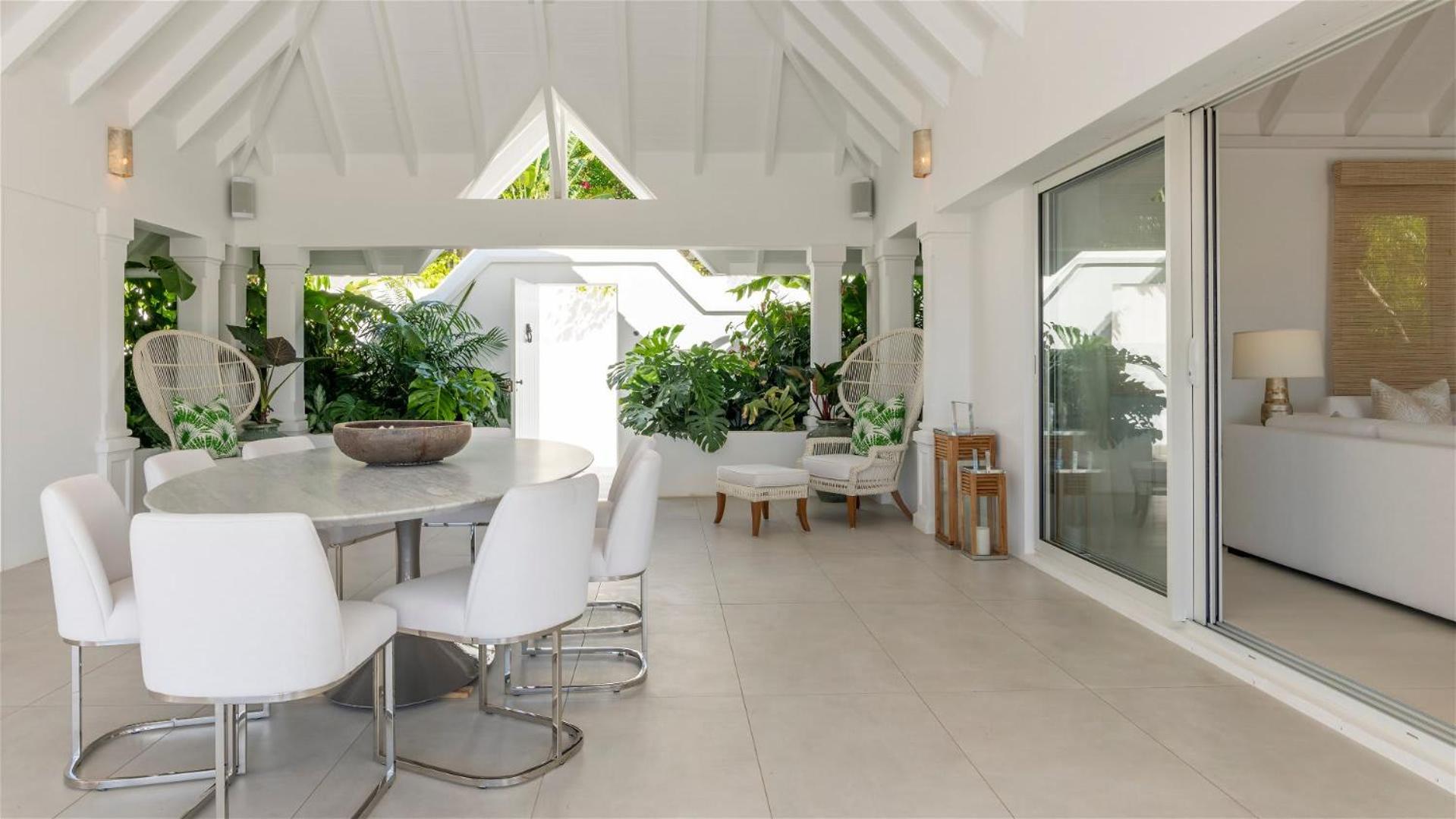 Peaceful villa with tropical surroundings