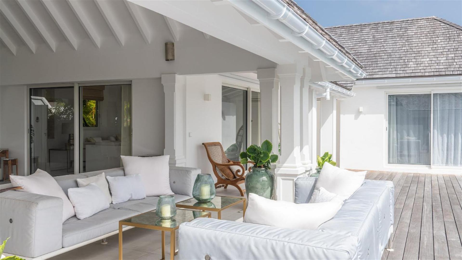 Peaceful villa with tropical surroundings