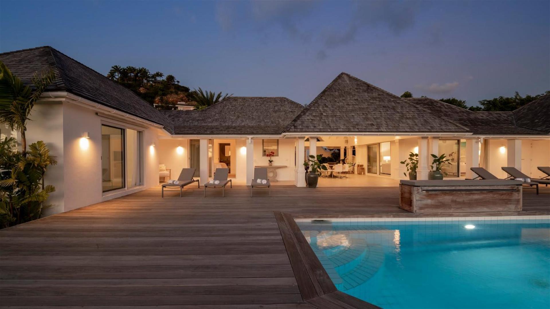 Peaceful villa with tropical surroundings
