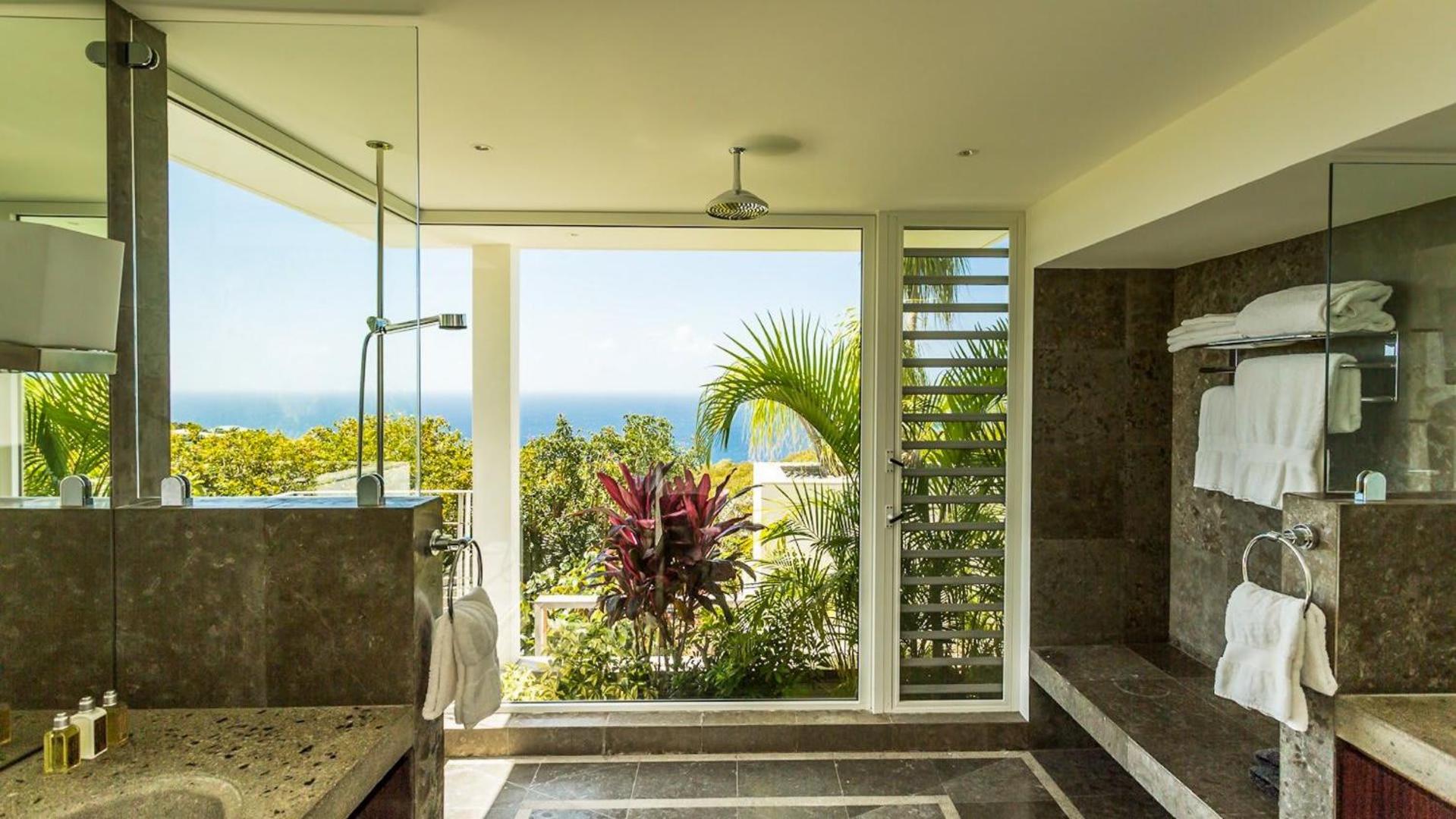 Magnificent villa with exceptional views