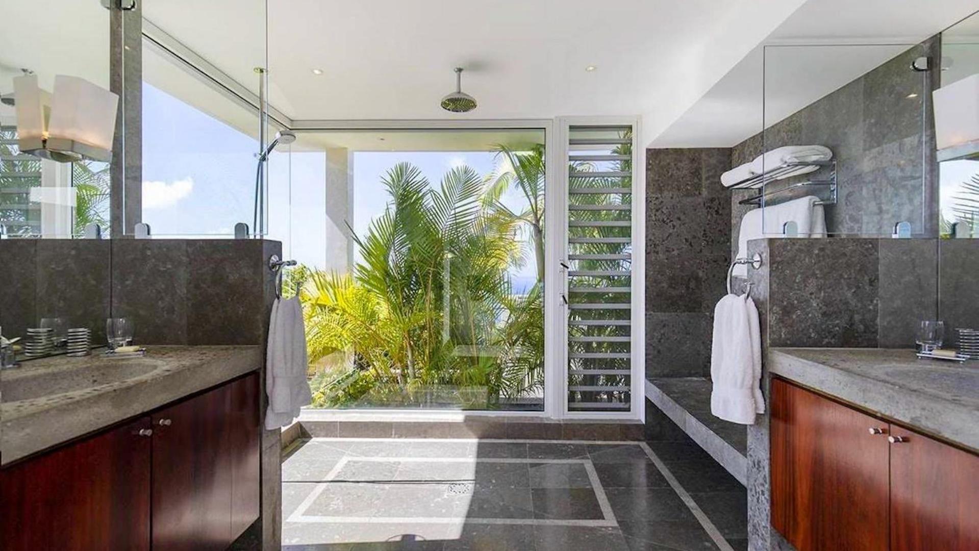 Magnificent villa with exceptional views