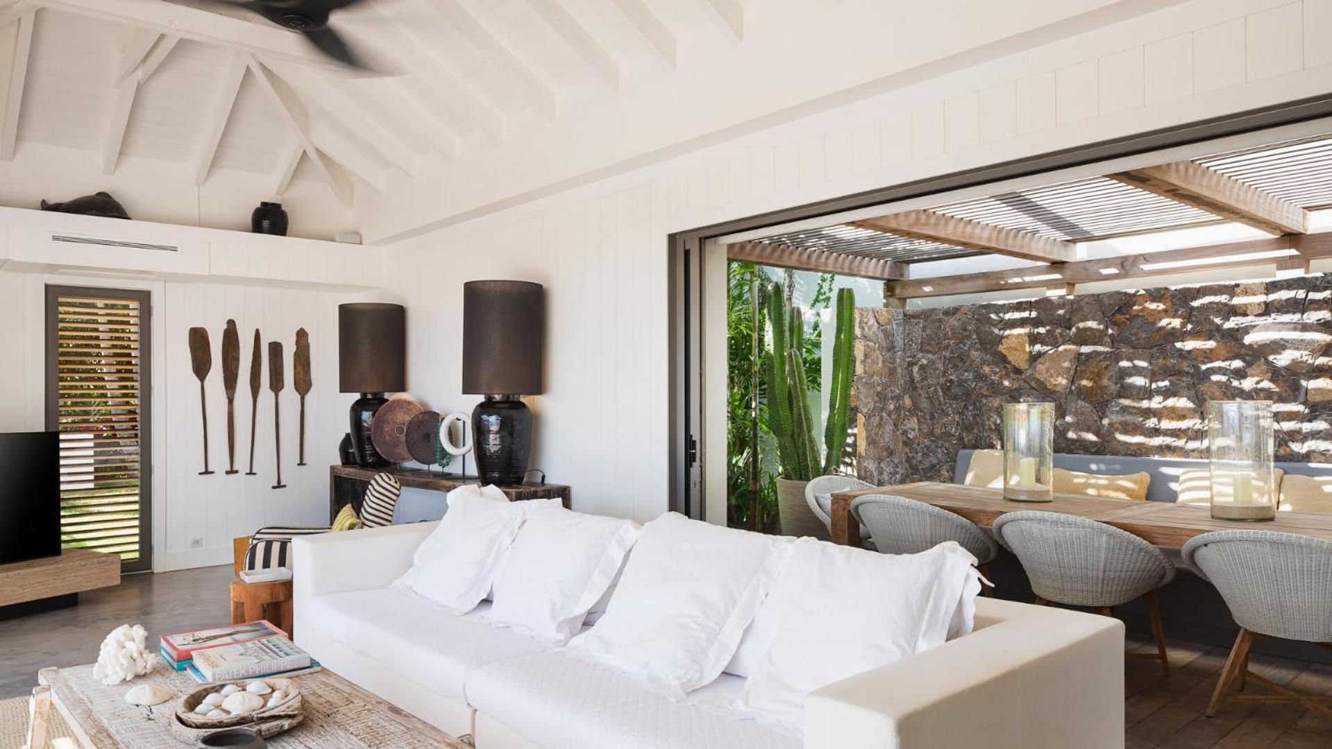Hillside Villa with Lovely Decor