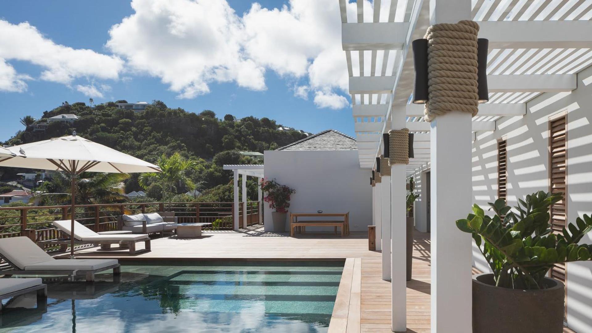 Hillside Villa with Lovely Decor