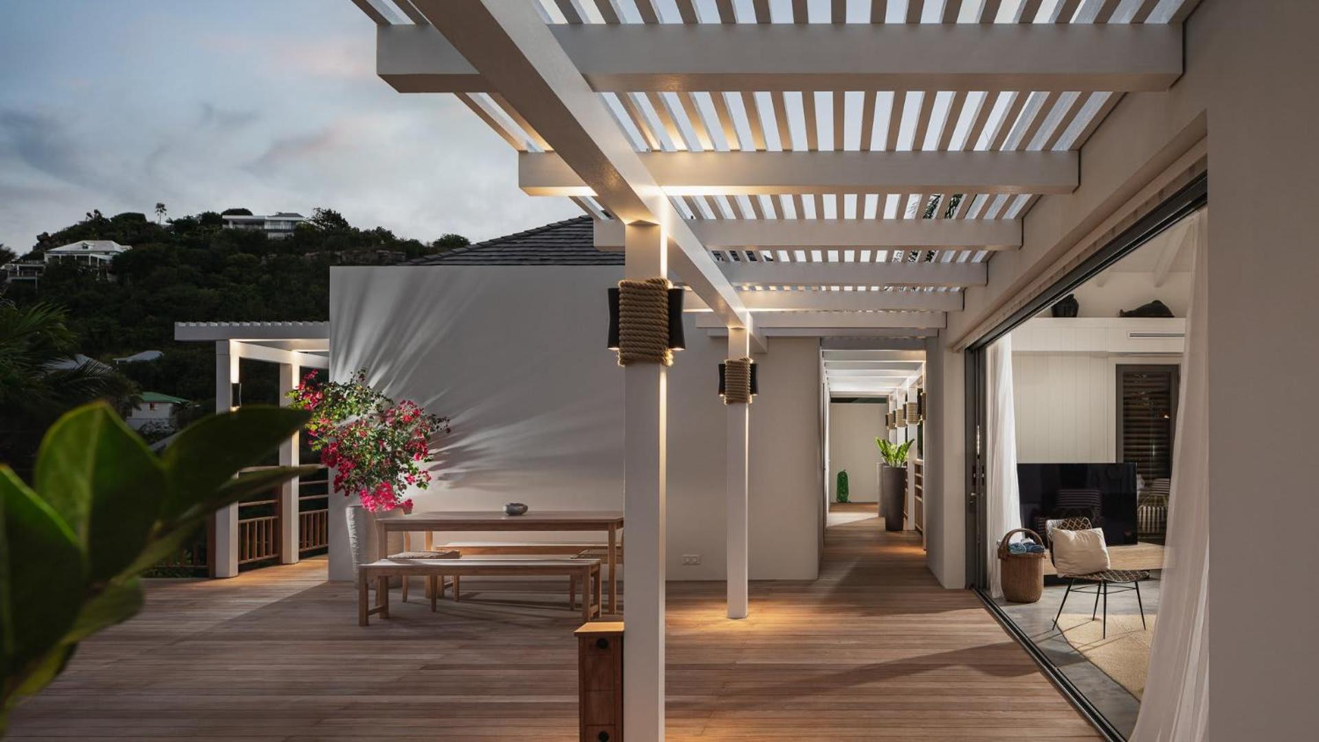 Hillside Villa with Lovely Decor