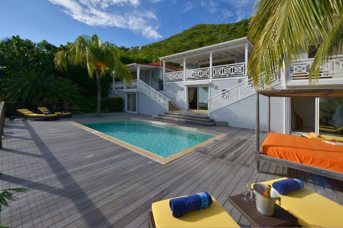 Authentic Summer Villa in Corossol Hillside