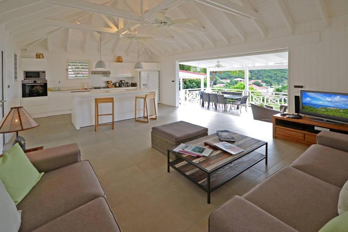 Authentic Summer Villa in Corossol Hillside