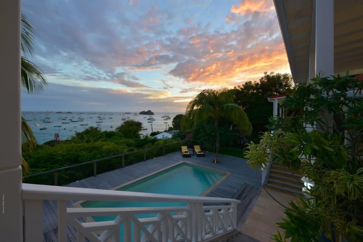 Authentic Summer Villa in Corossol Hillside