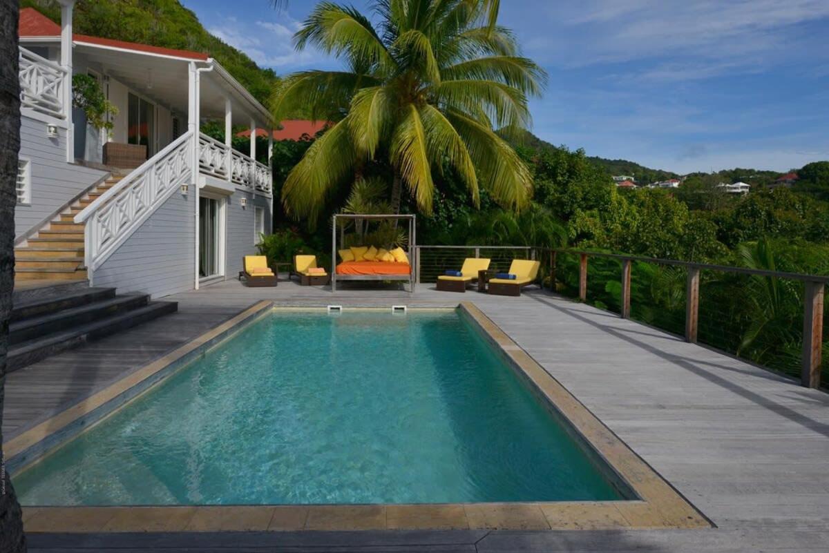 Authentic Summer Villa in Corossol Hillside