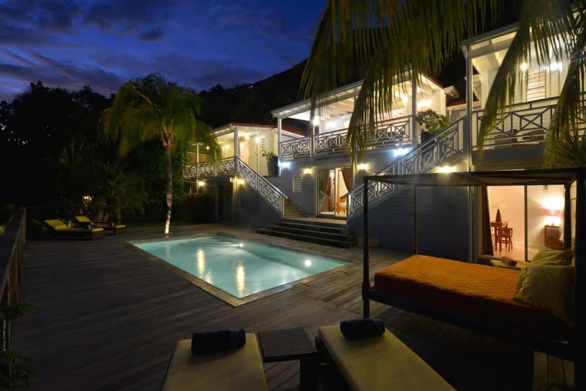 Authentic Summer Villa in Corossol Hillside