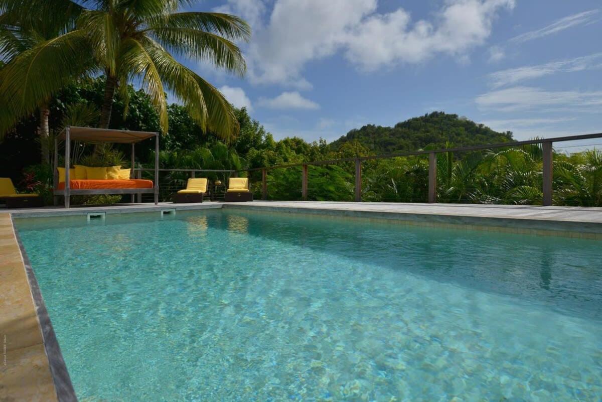 Authentic Summer Villa in Corossol Hillside