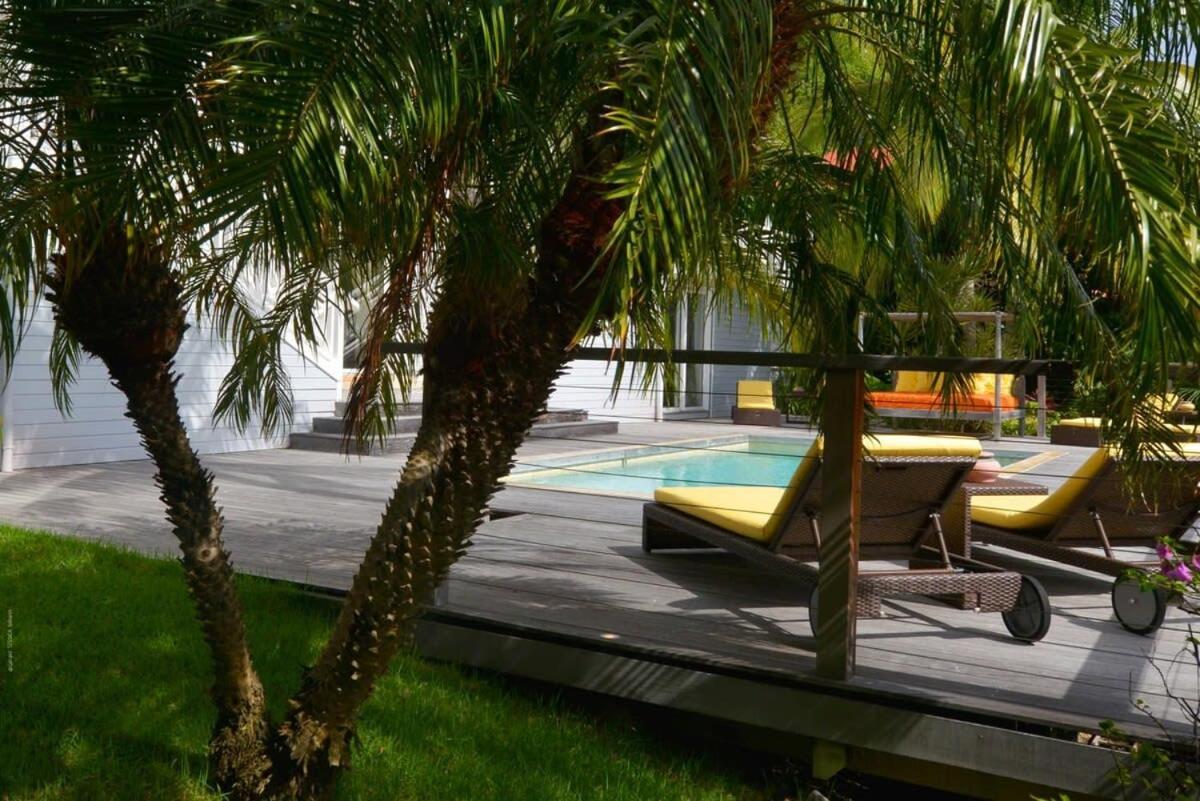 Authentic Summer Villa in Corossol Hillside