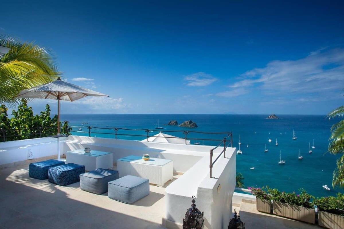 Exclusive Holiday Villa with Warm Sunsets