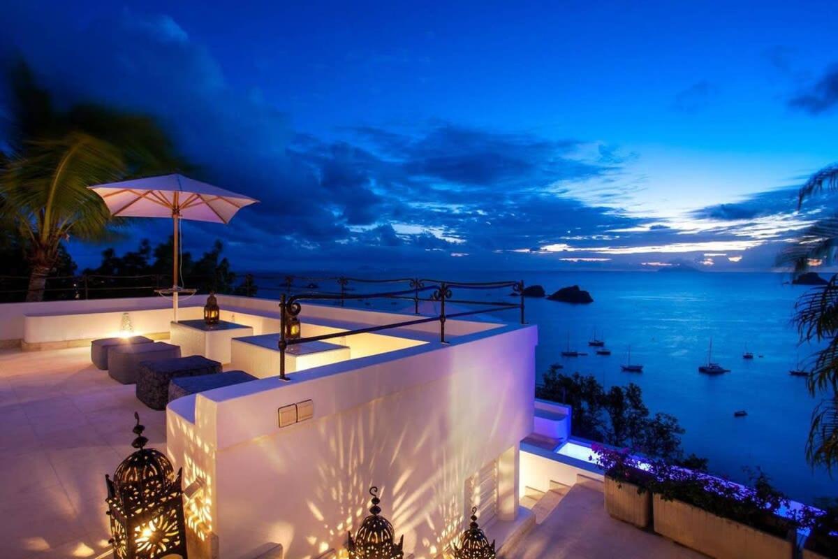 Exclusive Holiday Villa with Warm Sunsets