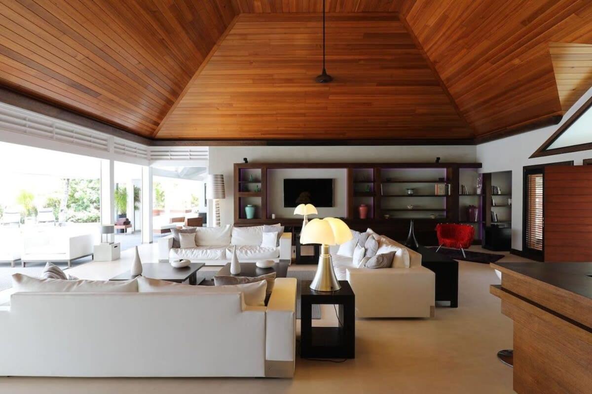 Stellar Luxurious Villa With Breathtaking Views