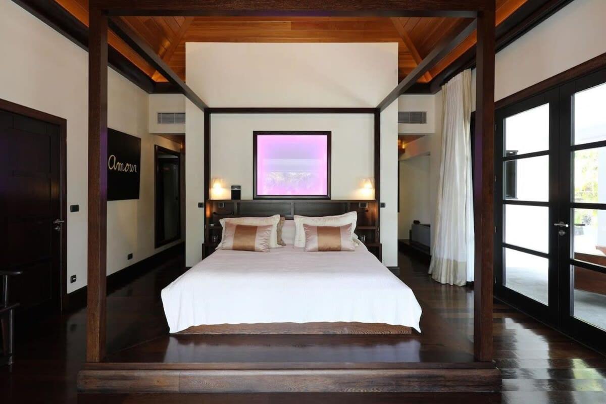 Stellar Luxurious Villa With Breathtaking Views