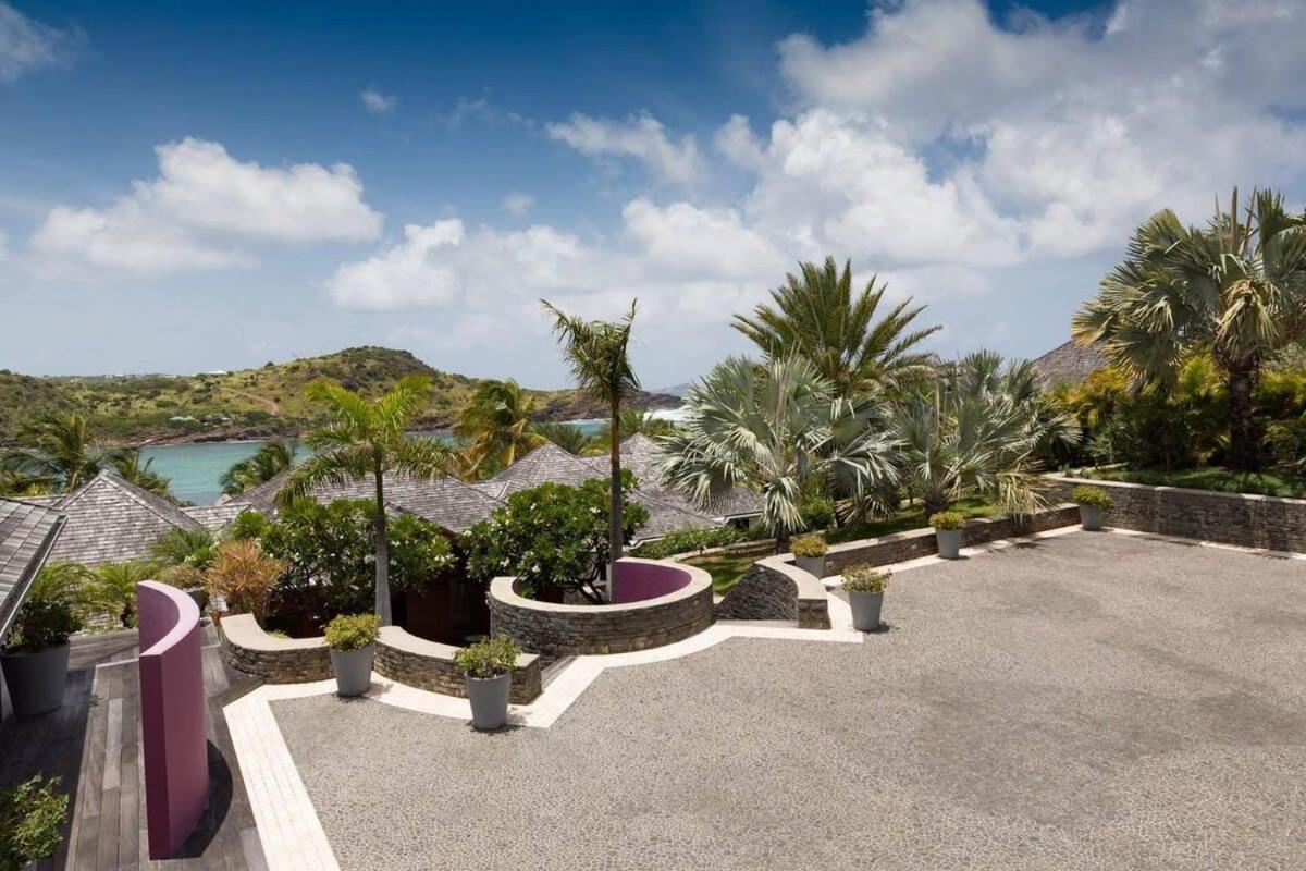 Stellar Luxurious Villa With Breathtaking Views