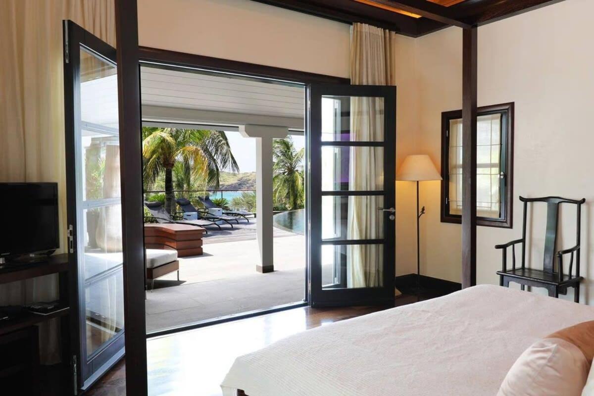 Stellar Luxurious Villa With Breathtaking Views