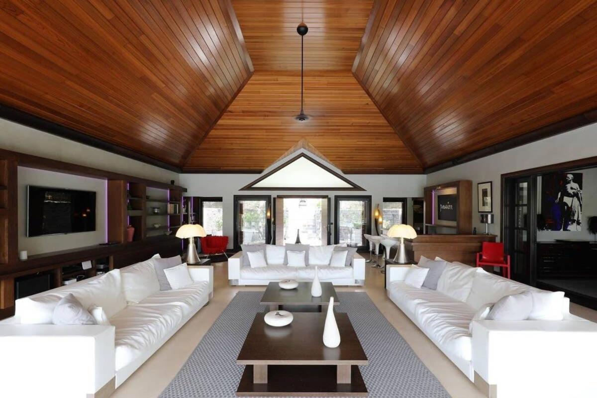 Stellar Luxurious Villa With Breathtaking Views