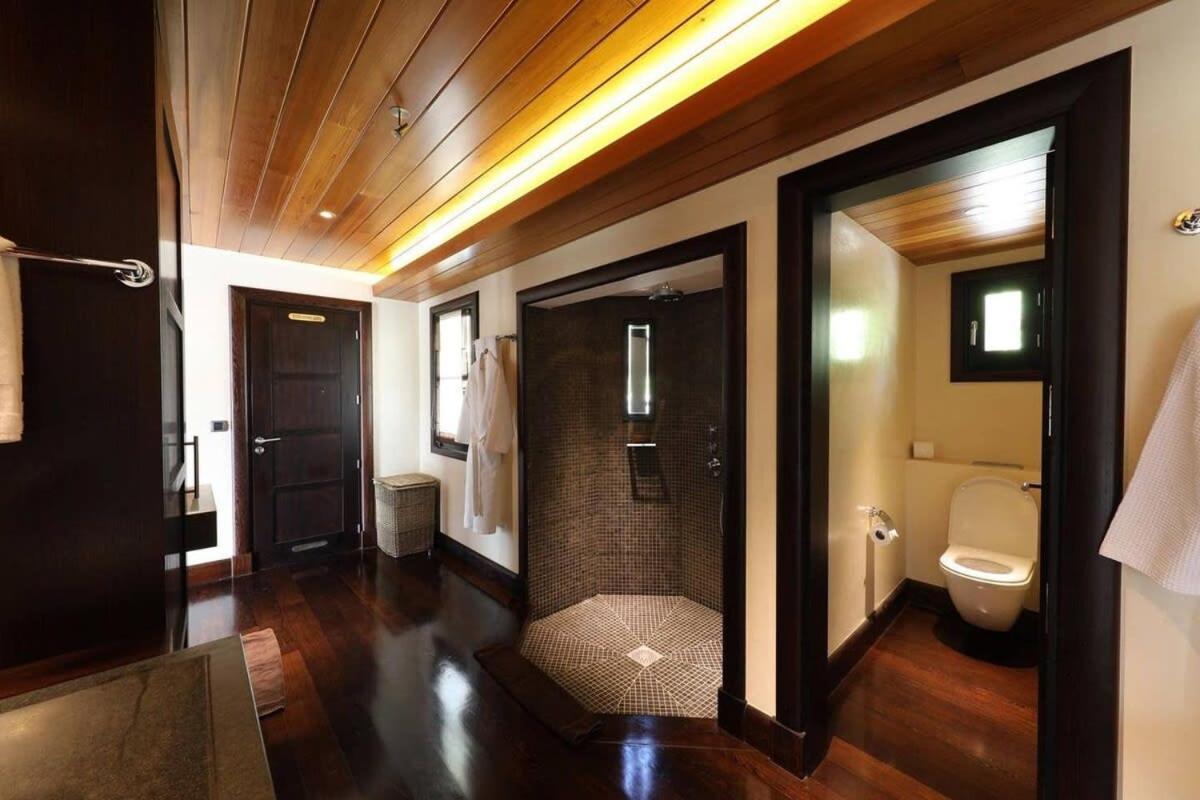 Stellar Luxurious Villa With Breathtaking Views