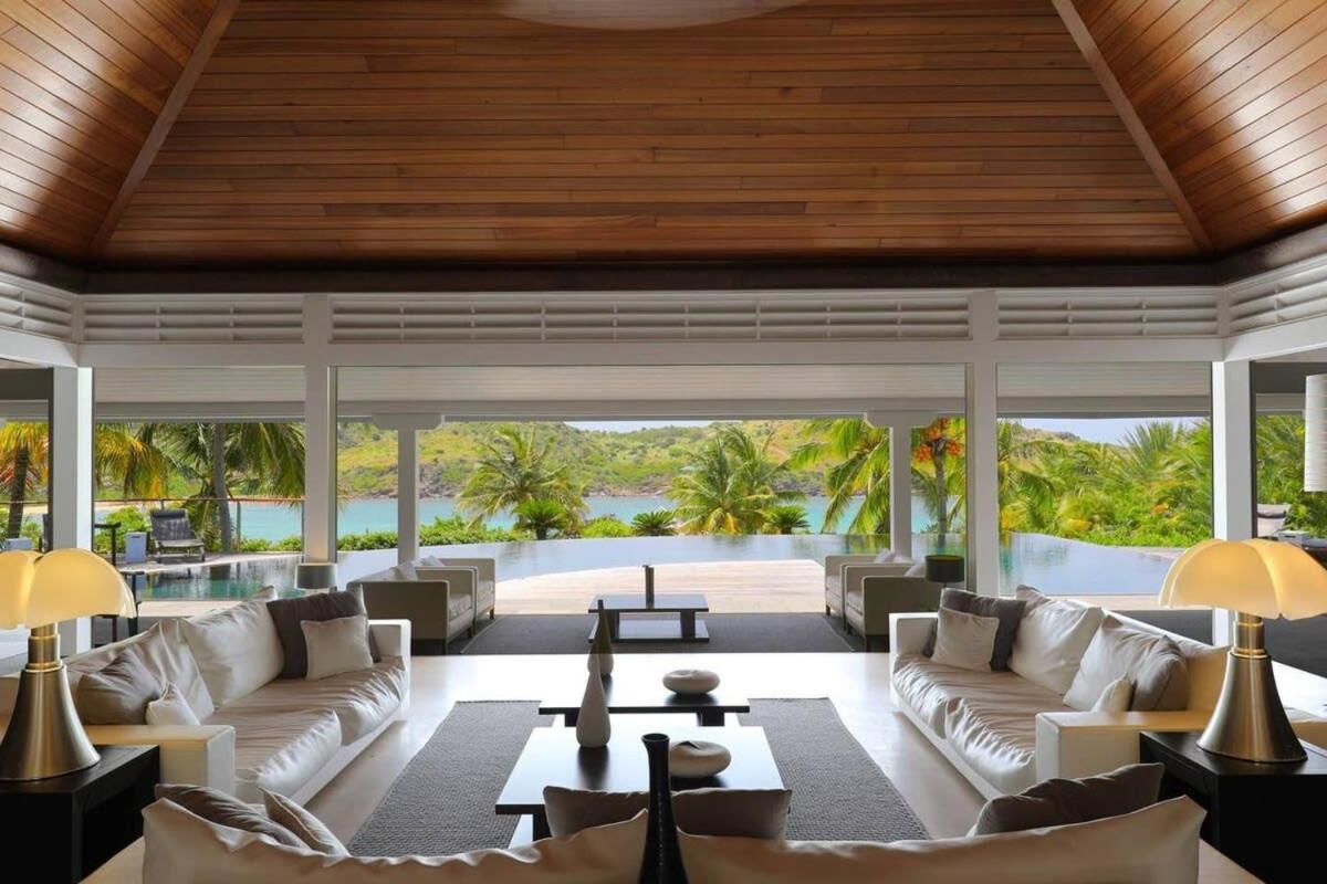 Stellar Luxurious Villa With Breathtaking Views