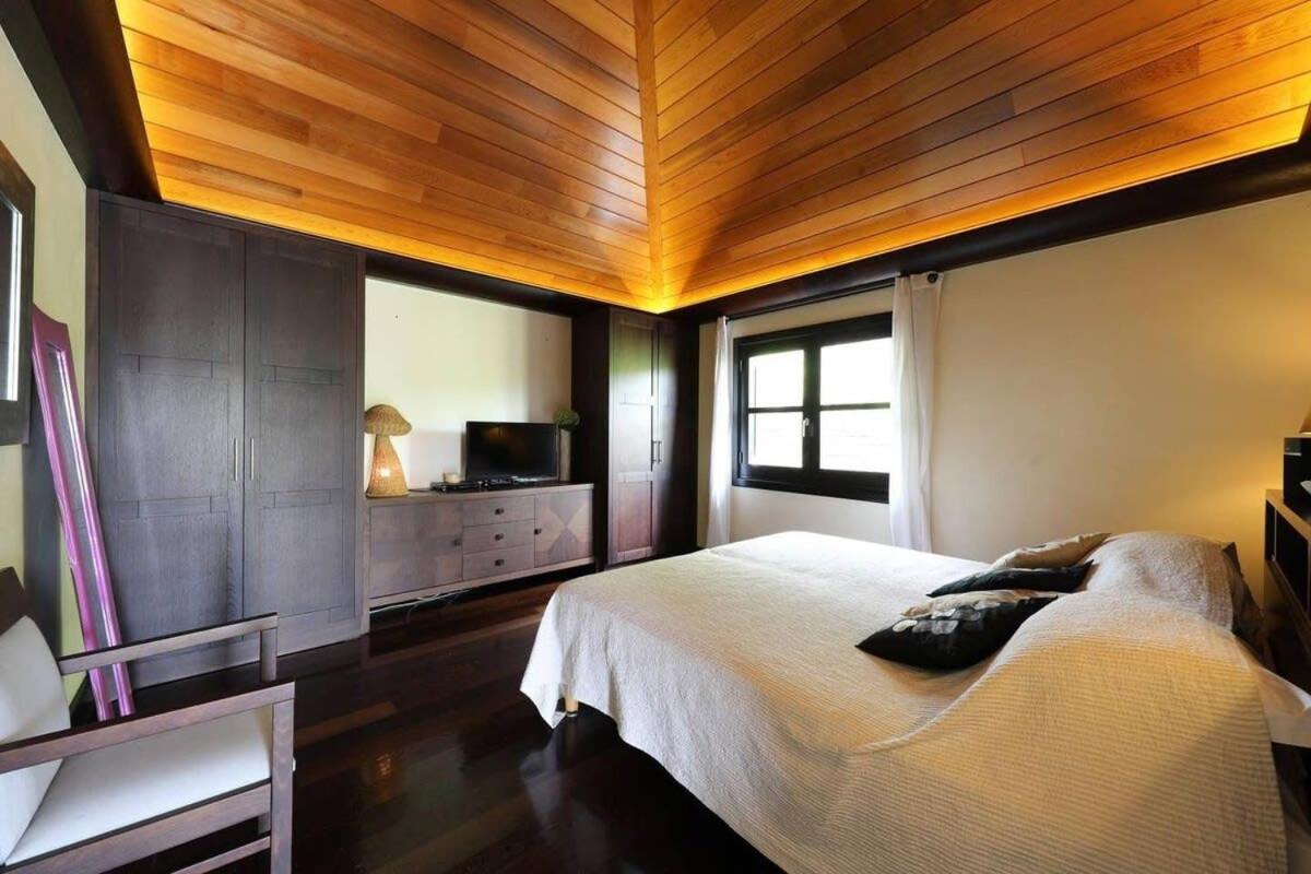 Stellar Luxurious Villa With Breathtaking Views