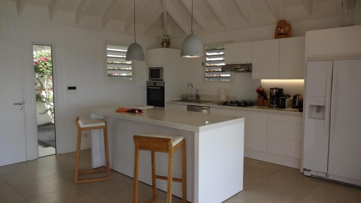 Authentic Summer Villa in Corossol Hillside