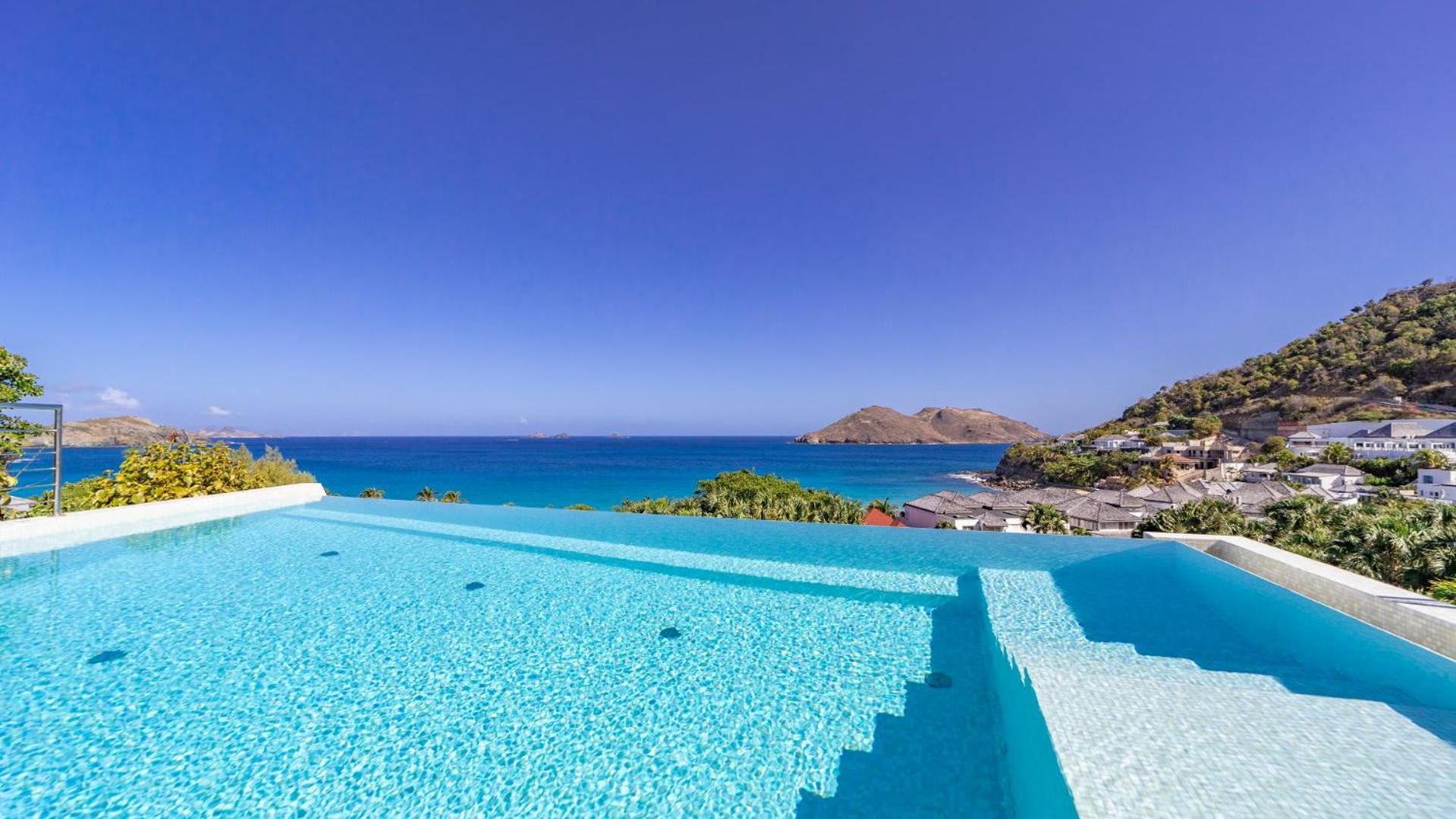 Refined Villa with High Range of Services