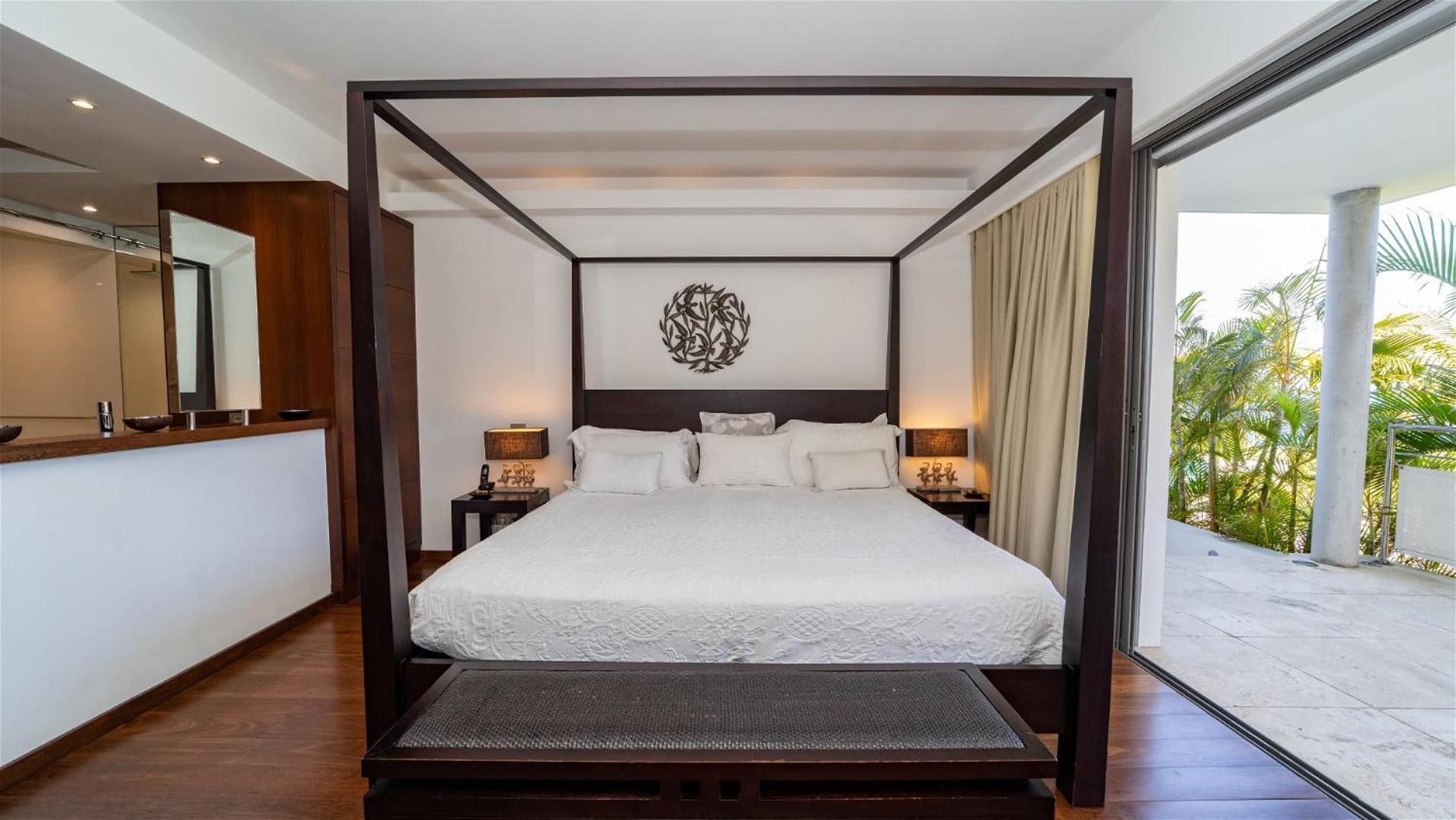 Refined Villa with High Range of Services
