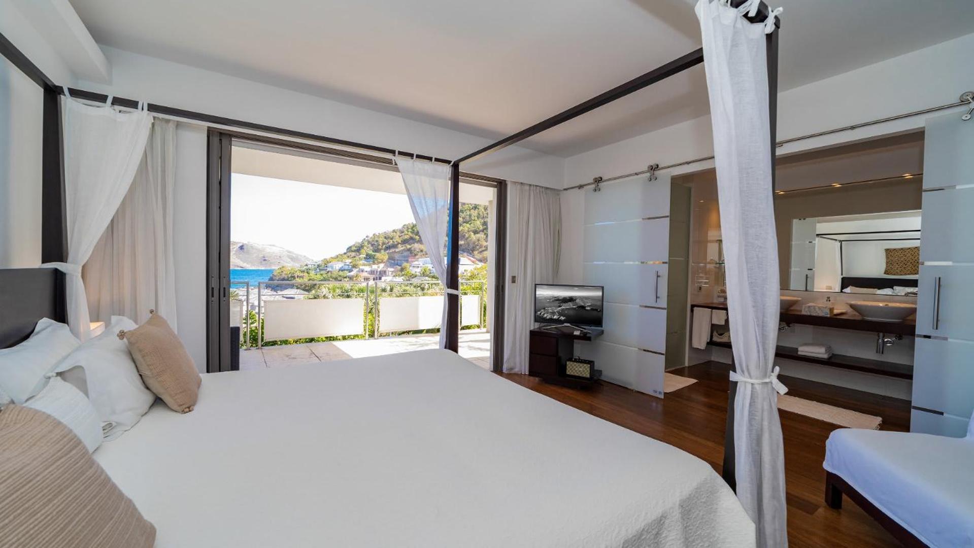 Refined Villa with High Range of Services