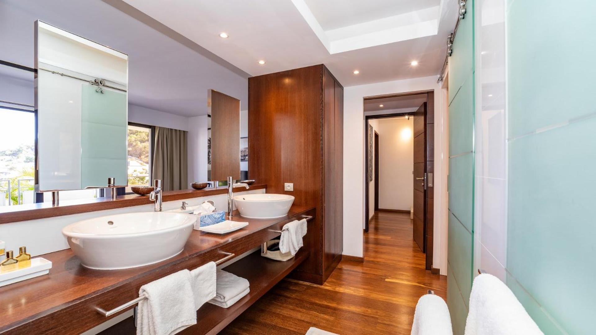 Refined Villa with High Range of Services