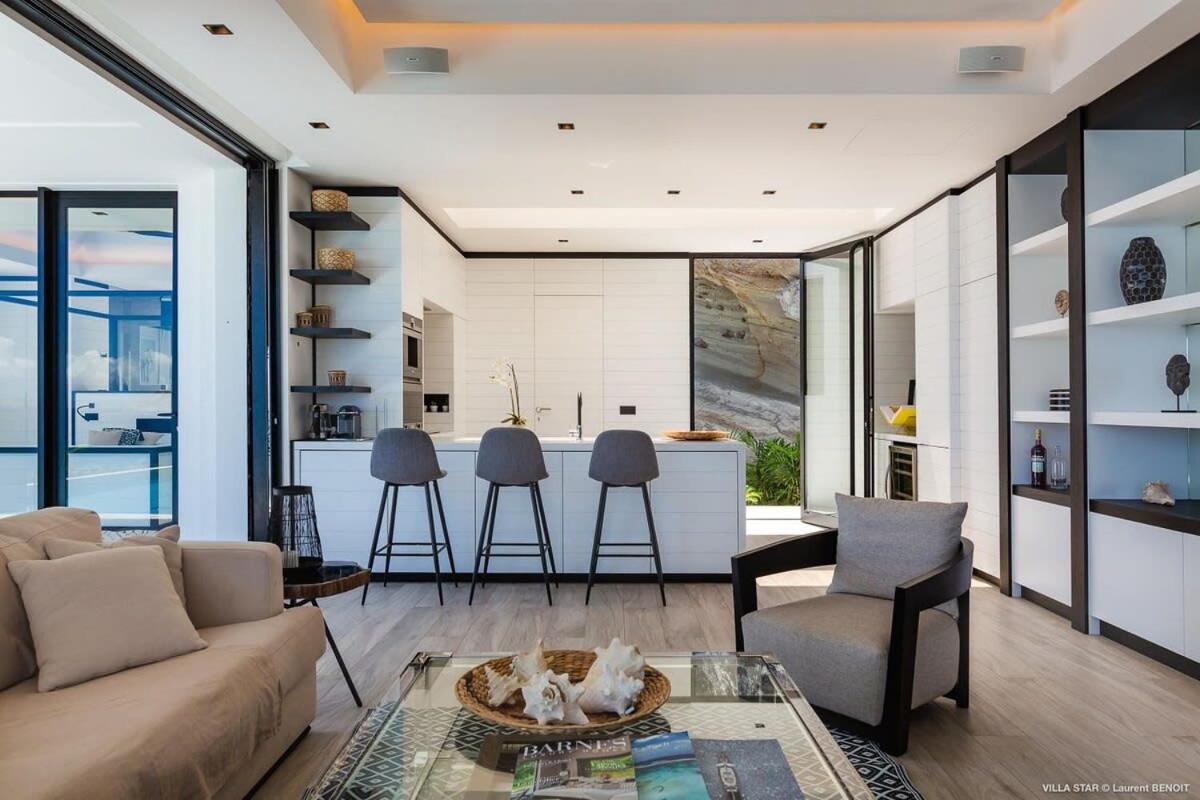 Shining Villa on the Heights of Camaruche