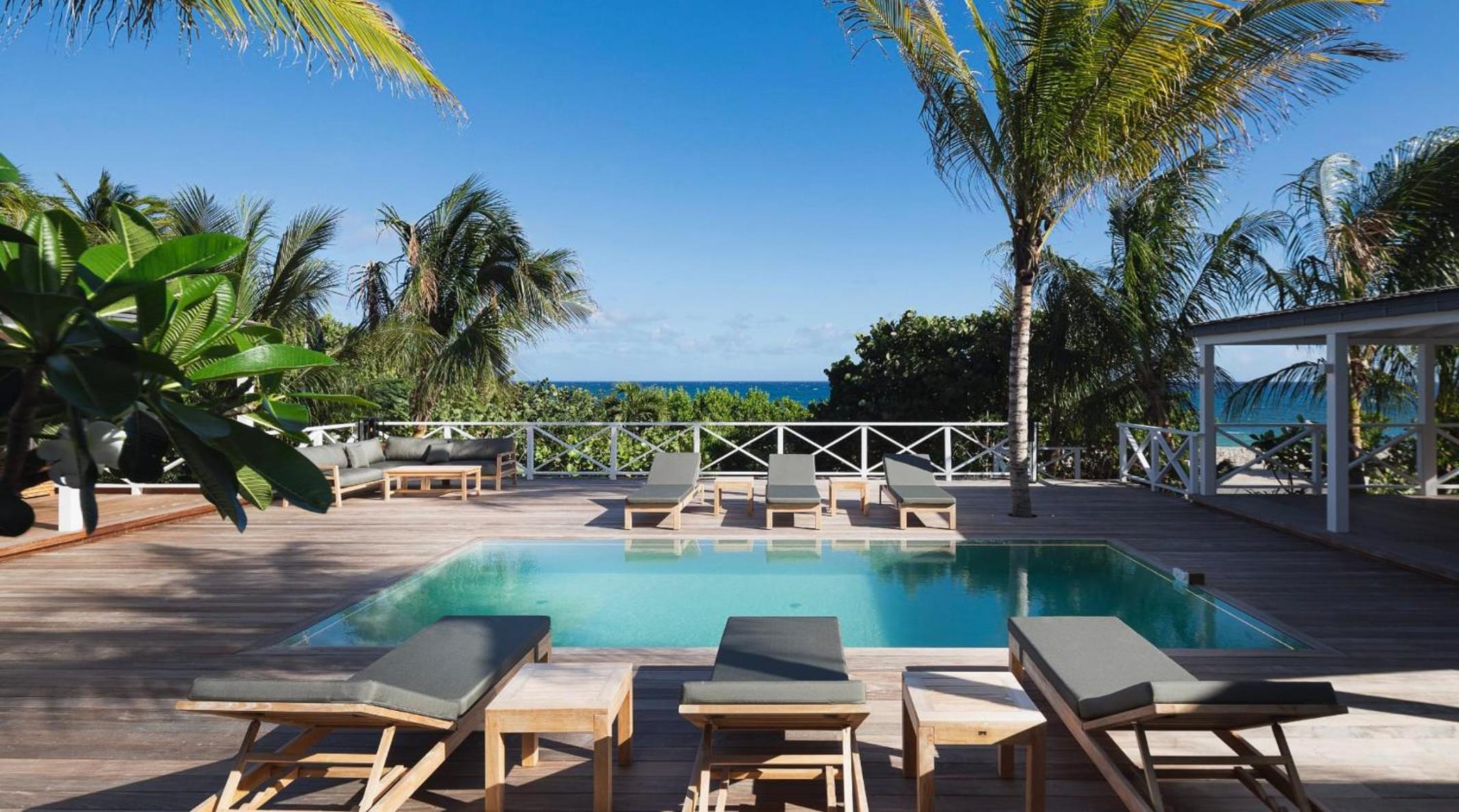 Charming Villa with Lovely Swimming Pool