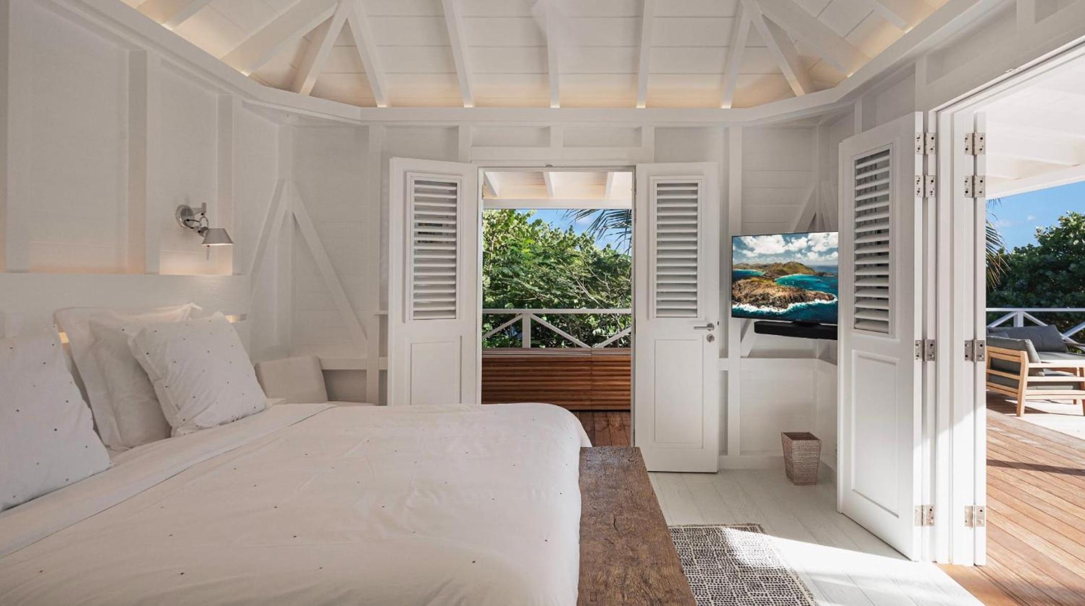 Charming Villa with Lovely Swimming Pool
