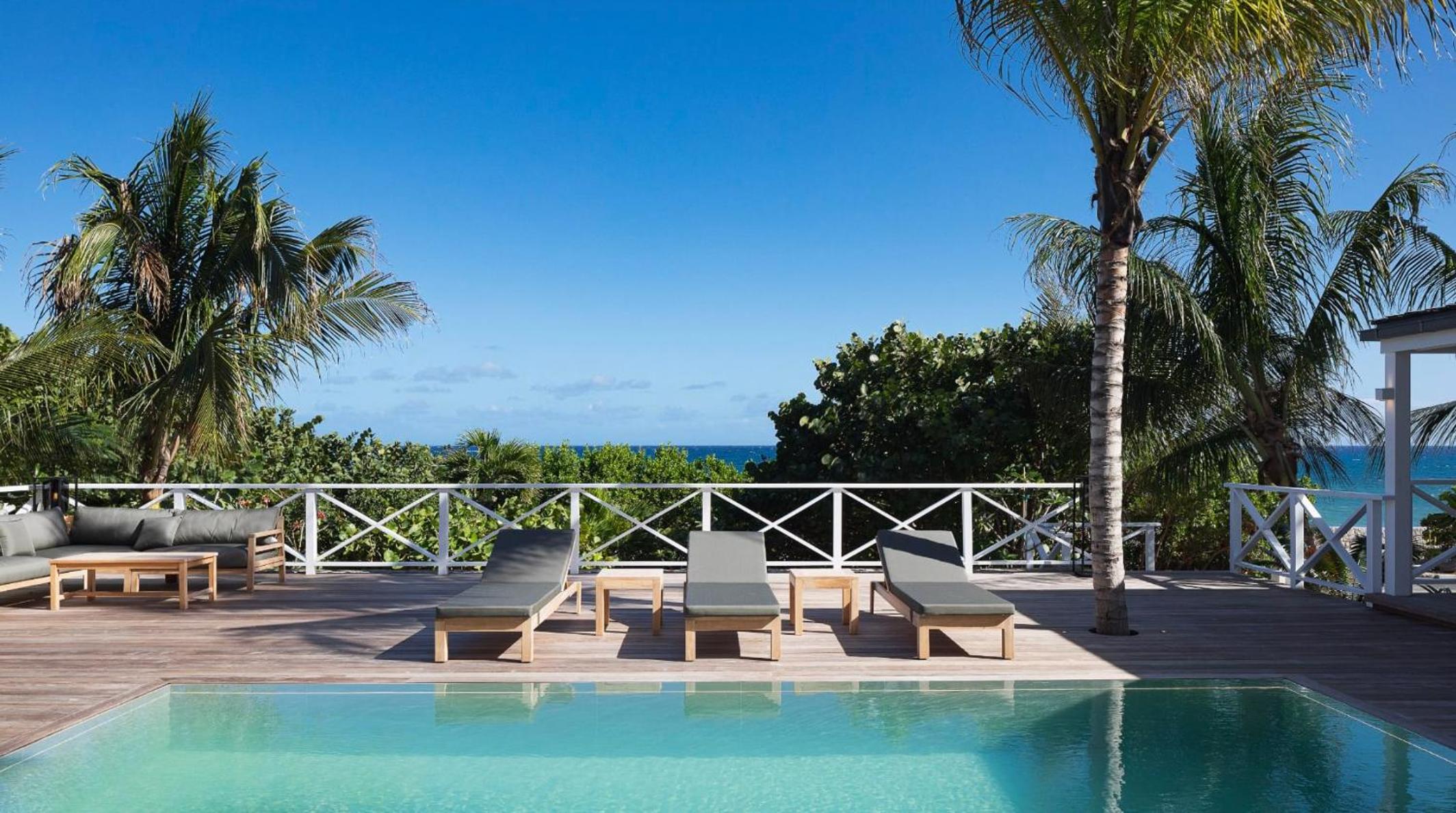 Charming Villa with Lovely Swimming Pool