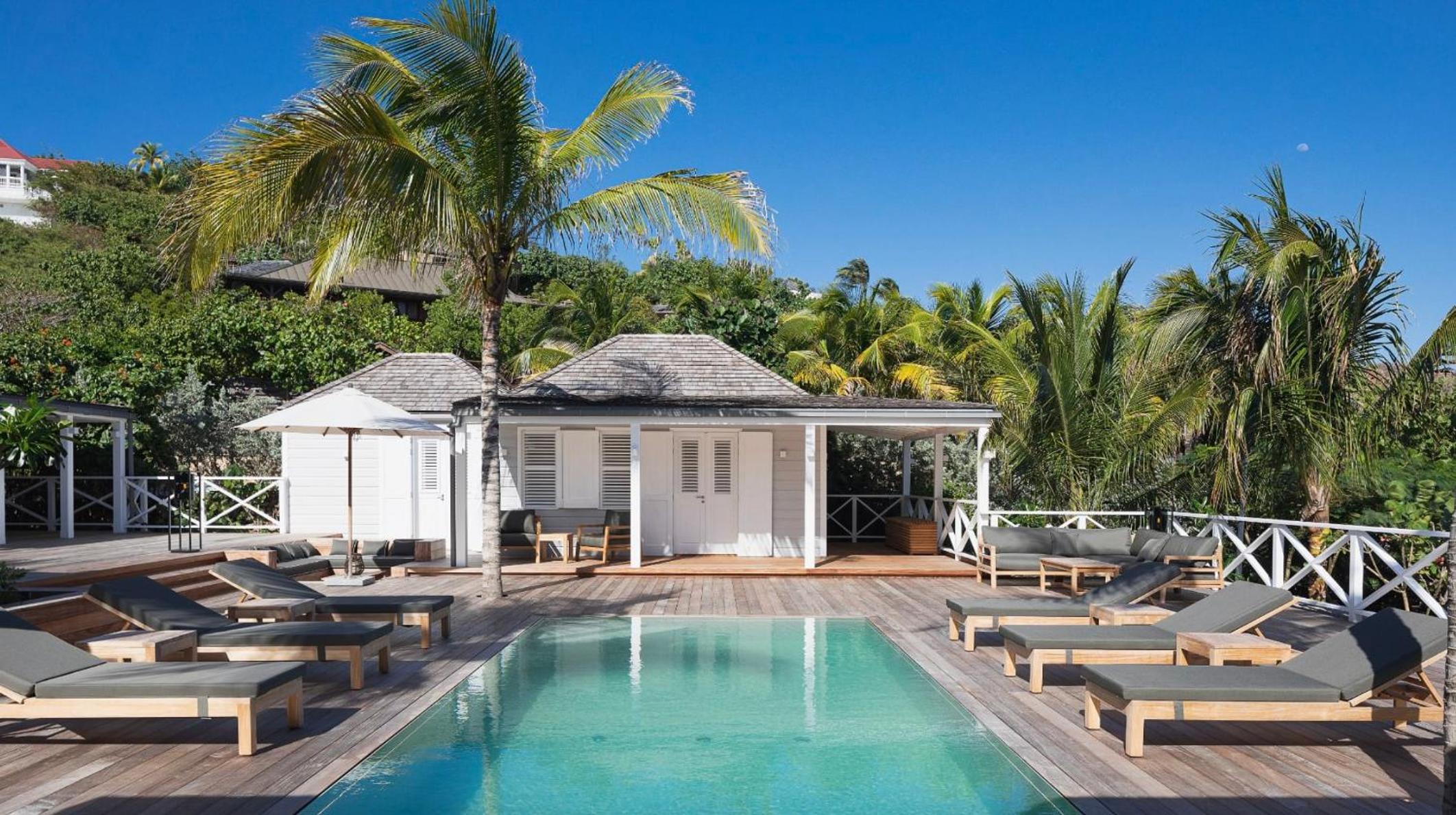 Charming Villa with Lovely Swimming Pool