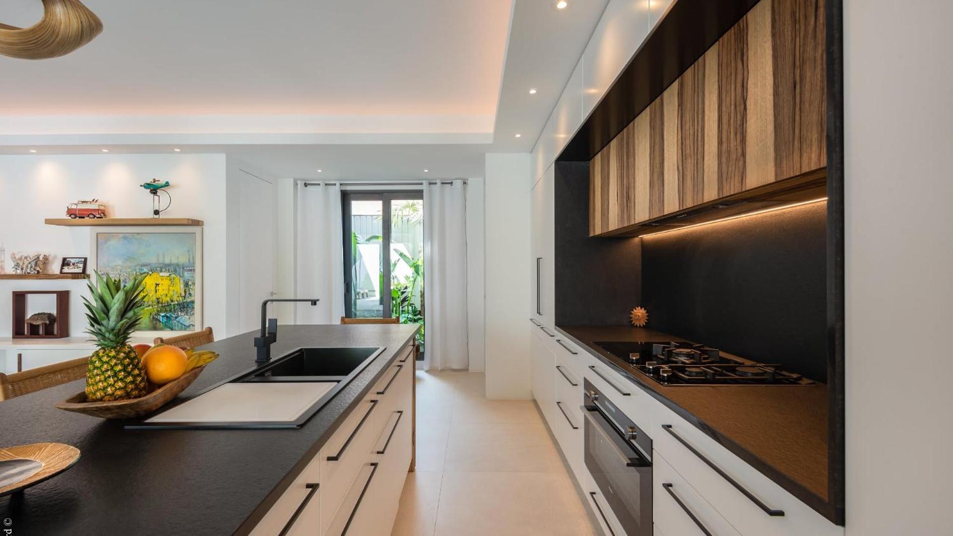 Splendid Villa Located in a Downtown Area