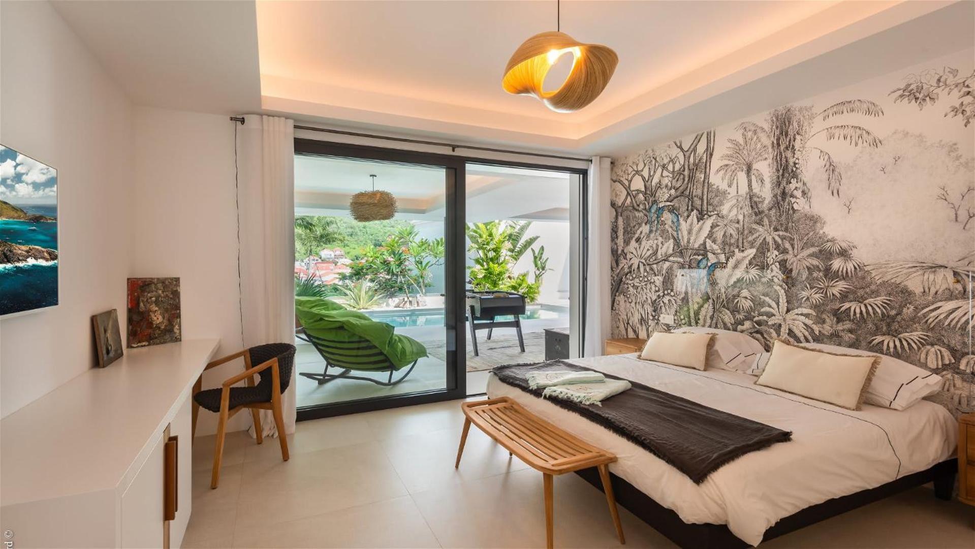 Splendid Villa Located in a Downtown Area