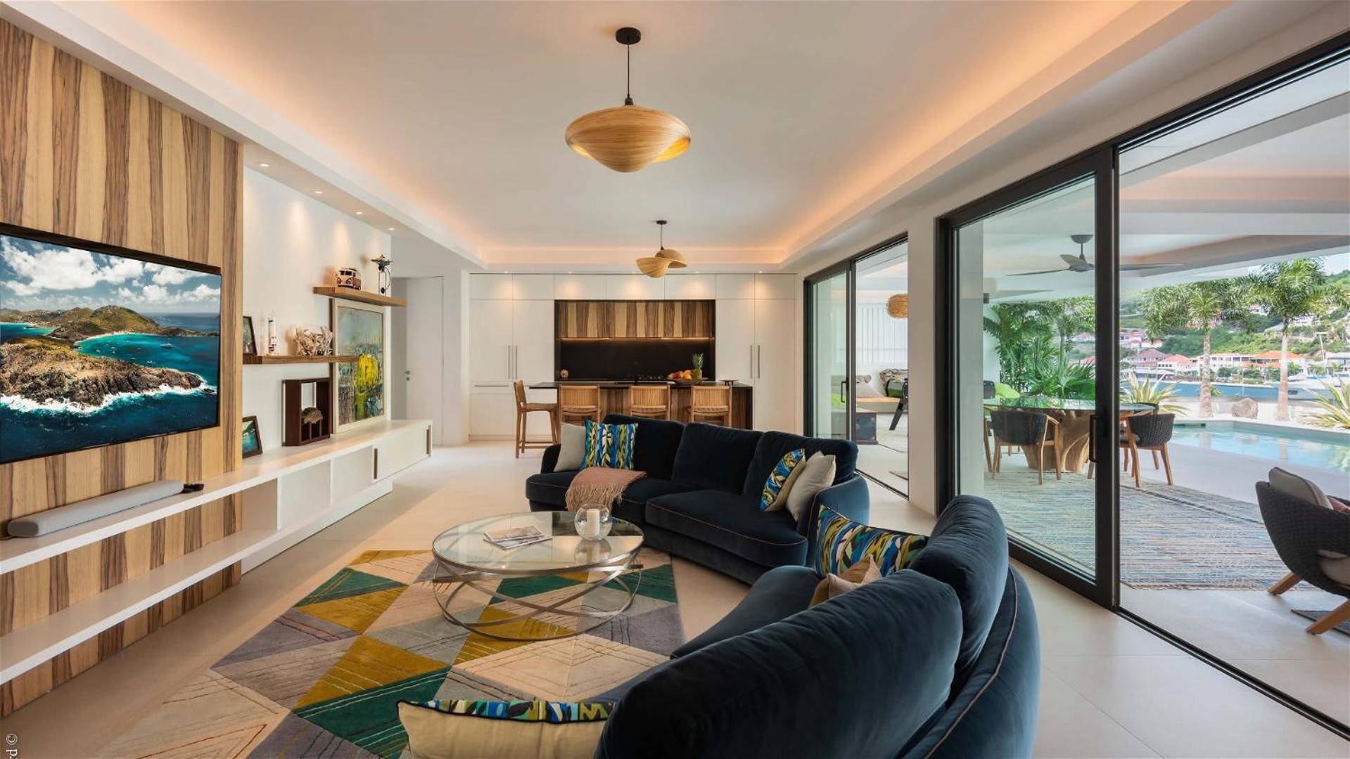 Splendid Villa Located in a Downtown Area