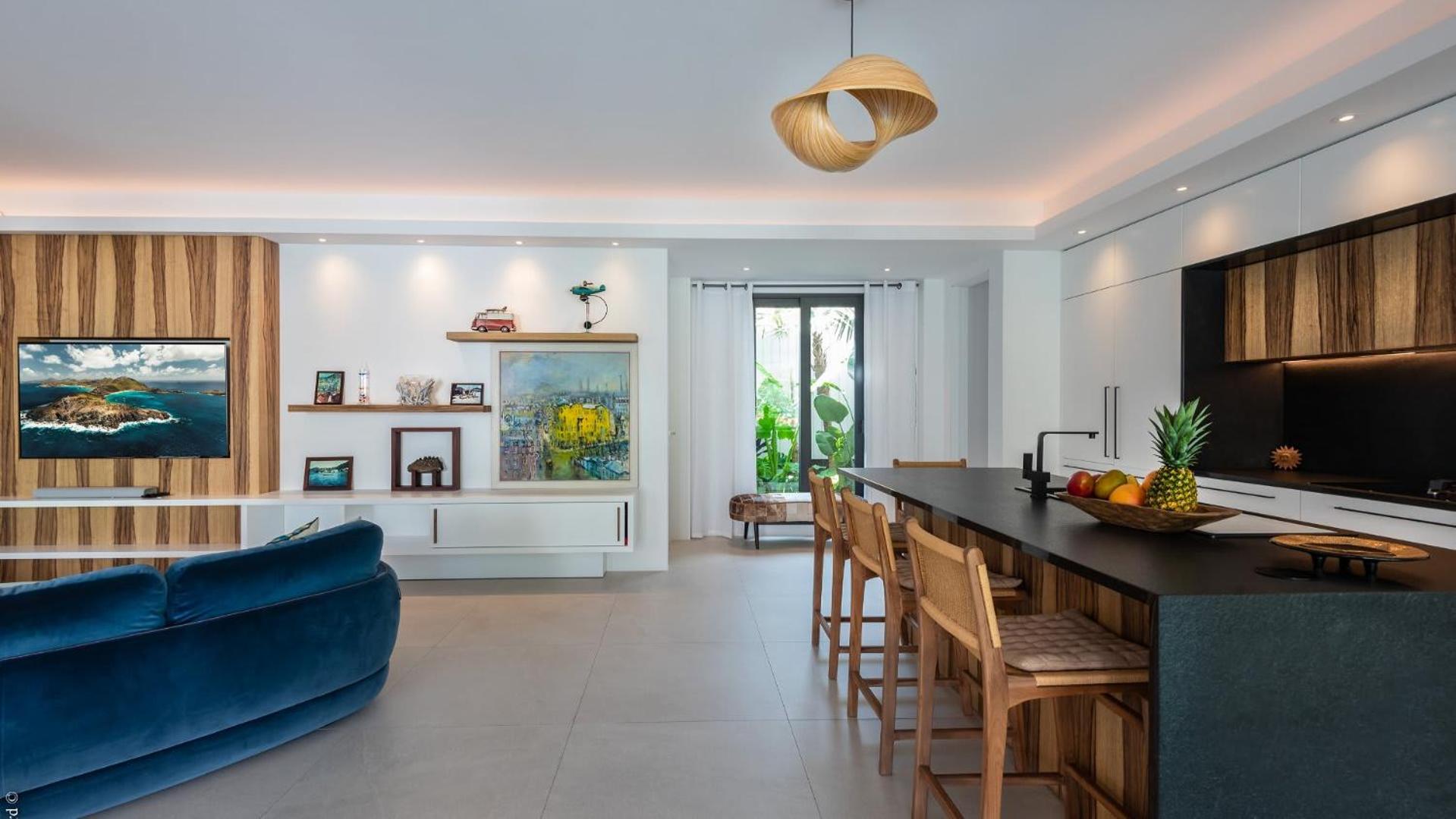 Splendid Villa Located in a Downtown Area