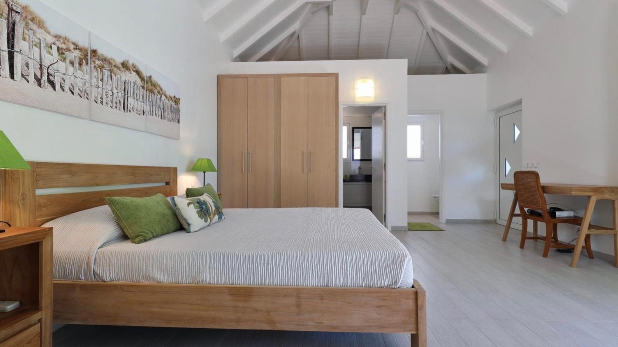 Charming Villa in a Quiet Residential Area