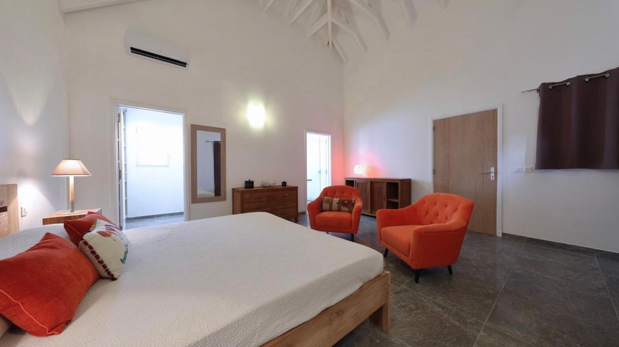 Charming Villa in a Quiet Residential Area
