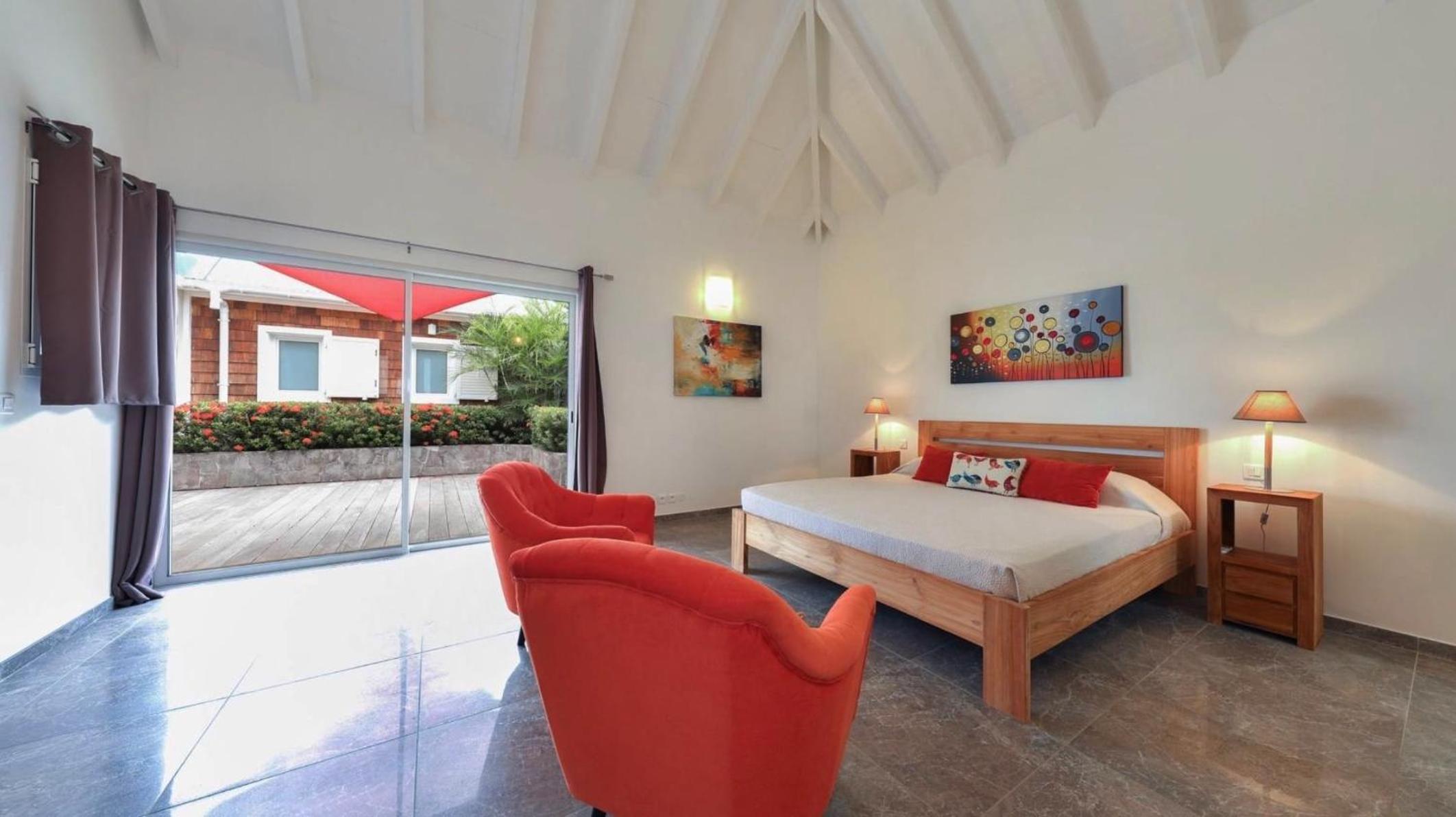 Charming Villa in a Quiet Residential Area