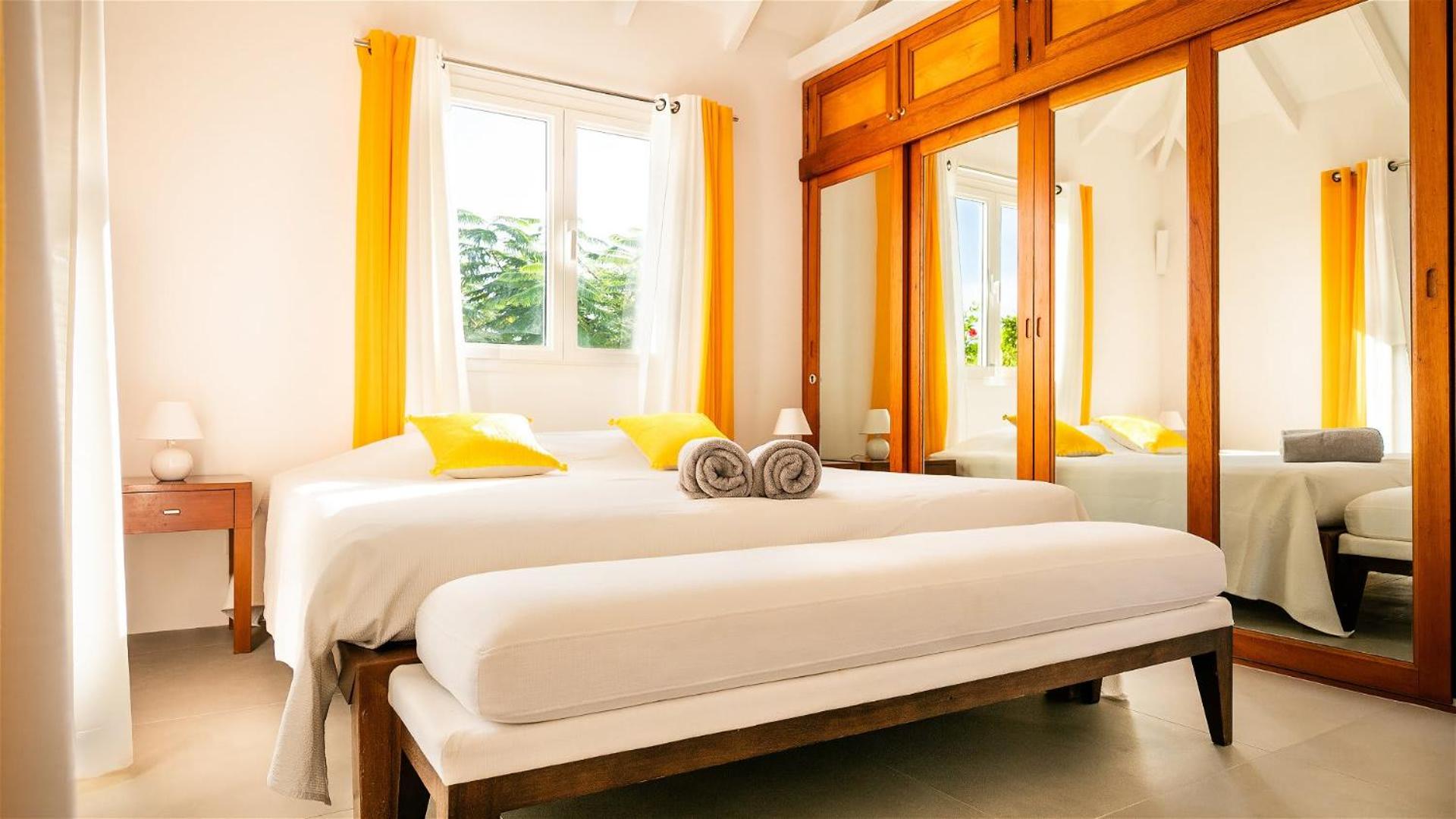 Traditional Style Villa with Modern Decors